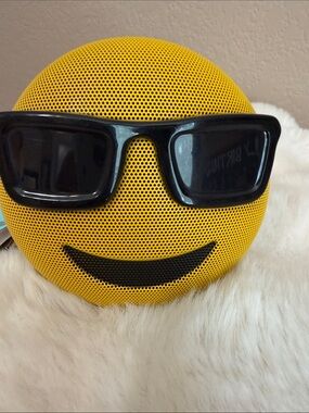 Jamoji Emoji Bluetooth Speaker